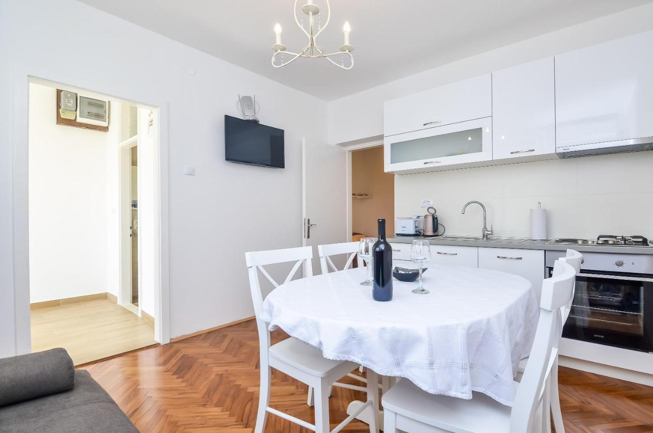 Heliva Apartment *